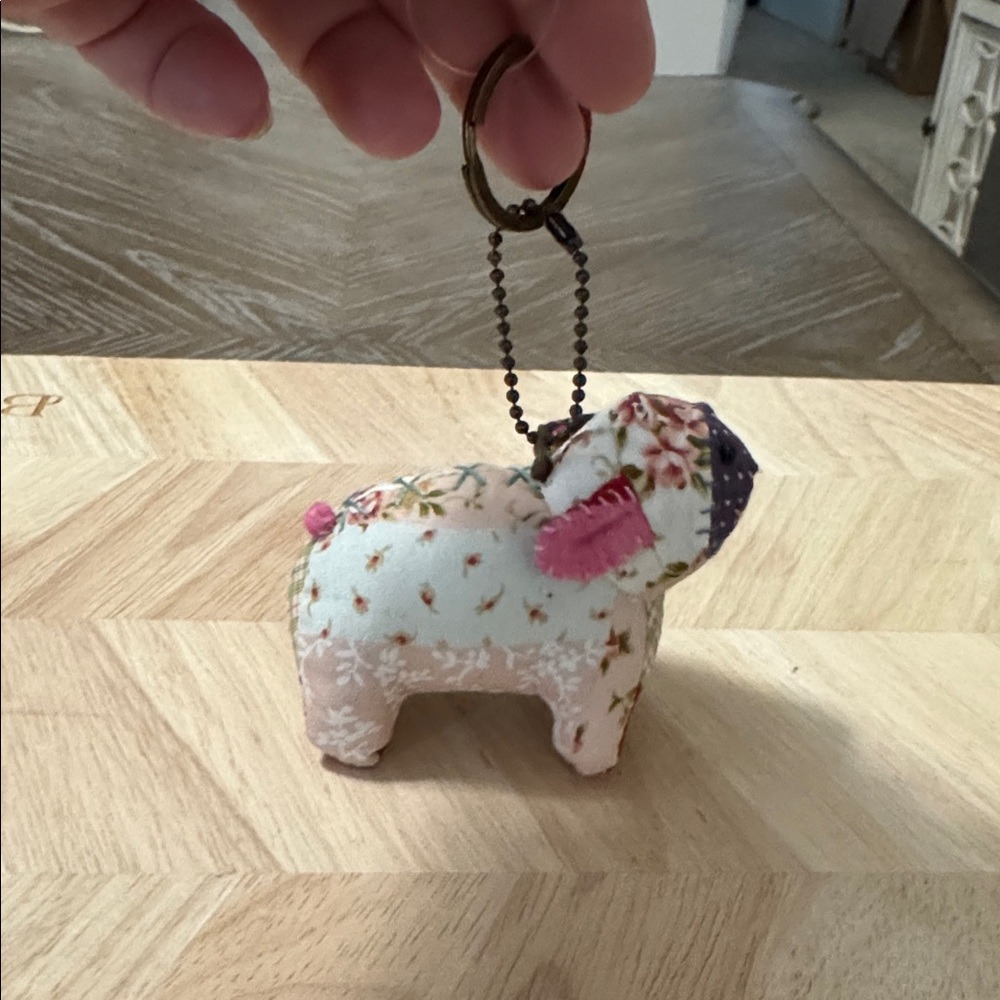 Handmade Floral Sheep Patchworks Keychain - Picture 2 of 5